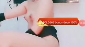 Bokep Indo Clouvers Sexy Goyang Erotis Sambil Omek
