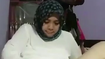 Bokep Indo Tante Jilbab Bugil Kobel Memek