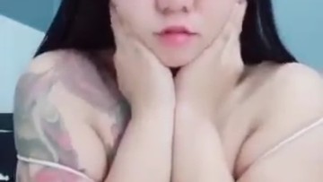 Tiktokers Indry Hoy Colmek tanpa Topeng