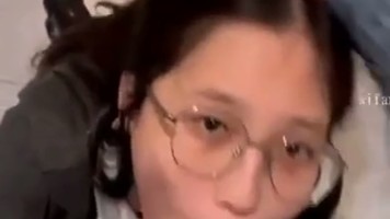 Bokep Premium Indo Sincwan Gadis Lugu Bikin Nafsu Penyepong Baik Hati